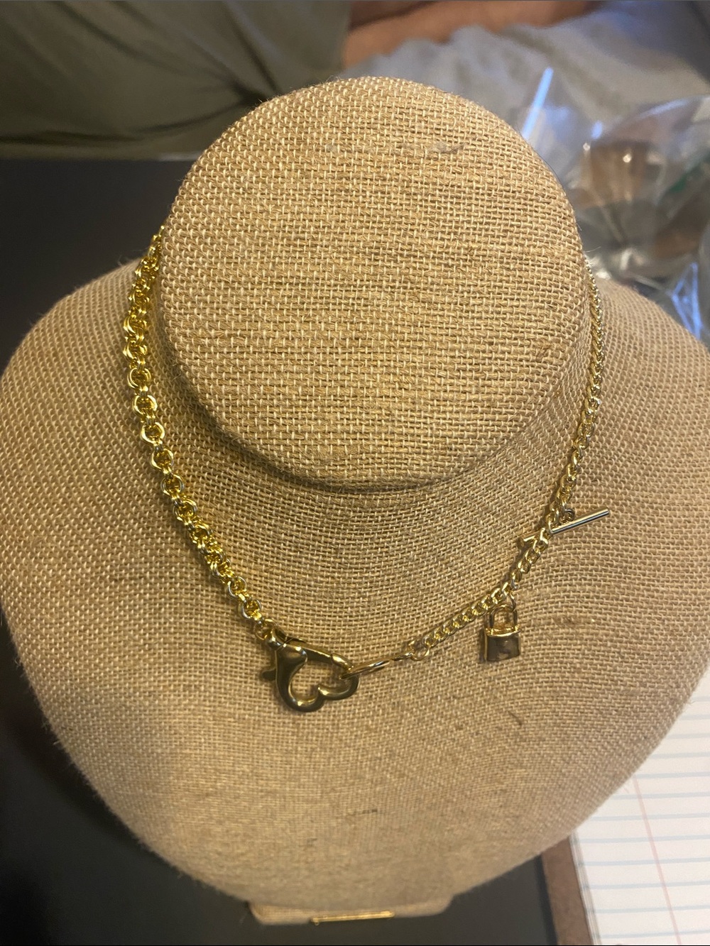 Fashion Jewelry Gold Heart Link Necklace with Padlock Charm